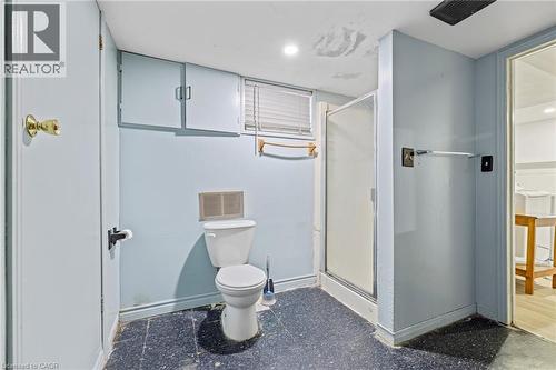 201 East 23Rd Street, Hamilton, ON - Indoor Photo Showing Bathroom