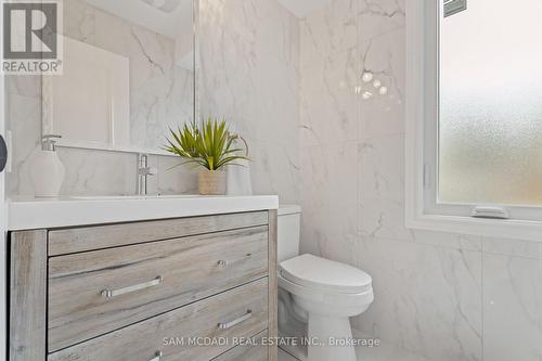 2535 Robin Drive, Mississauga, ON - Indoor Photo Showing Bathroom