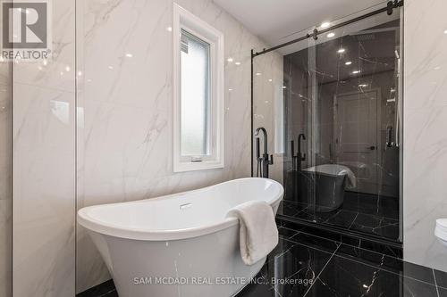 2535 Robin Drive, Mississauga, ON - Indoor Photo Showing Bathroom