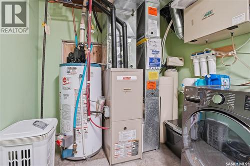 1134 Degelman Drive, Regina, SK - Indoor Photo Showing Laundry Room