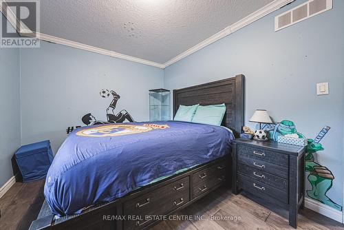 6 Second Road W, Hamilton, ON - Indoor Photo Showing Bedroom