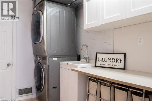 30 Buchanan Crescent, Thorold, ON - Indoor Photo Showing Laundry Room