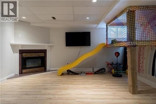 30 Buchanan Crescent, Thorold, ON - Indoor With Fireplace