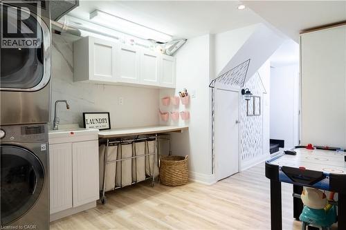 30 Buchanan Crescent, Thorold, ON - Indoor Photo Showing Laundry Room