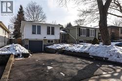 51 FONTHILL Road  Hamilton, ON L9C 6A1
