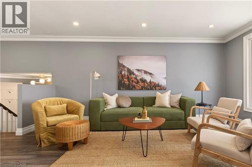 51 Fonthill Road, Hamilton, ON - Indoor Photo Showing Living Room