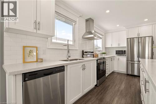 51 Fonthill Road, Hamilton, ON - Indoor Photo Showing Kitchen With Stainless Steel Kitchen With Double Sink With Upgraded Kitchen