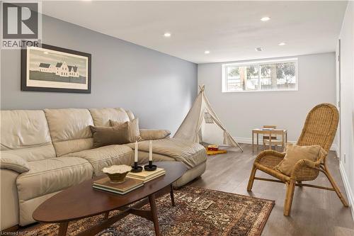 51 Fonthill Road, Hamilton, ON - Indoor Photo Showing Living Room