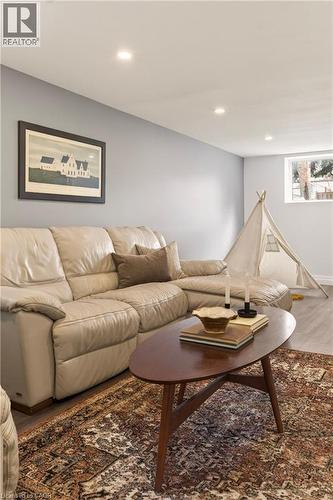 51 Fonthill Road, Hamilton, ON - Indoor Photo Showing Other Room