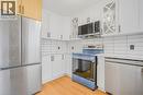 155 Avondale Street, Hamilton, ON  - Indoor Photo Showing Kitchen 
