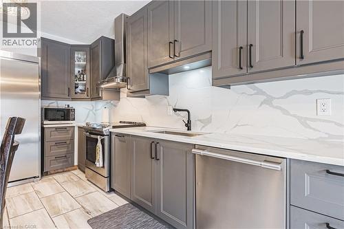 6 Second Road W, Hamilton, ON - Indoor Photo Showing Kitchen