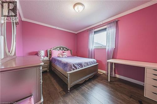 6 Second Road W, Hamilton, ON - Indoor Photo Showing Bedroom