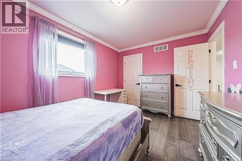 6 Second Road W, Hamilton, ON - Indoor Photo Showing Bedroom