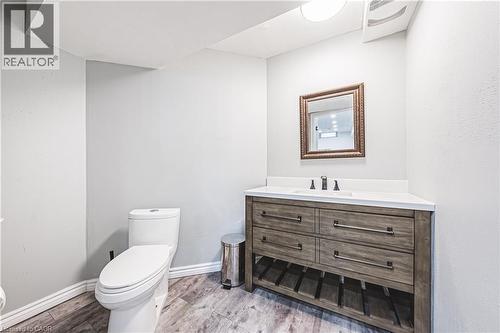 6 Second Road W, Hamilton, ON - Indoor Photo Showing Bathroom