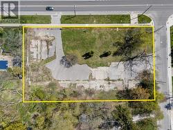 114 BLAKE STREET E  Barrie, ON L4M 1K3