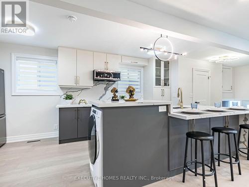 2685 Windjammer Road, Mississauga, ON - Indoor Photo Showing Kitchen