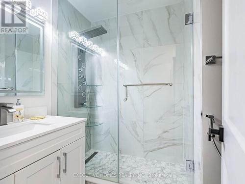 2685 Windjammer Road, Mississauga, ON - Indoor Photo Showing Bathroom