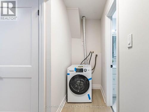 2685 Windjammer Road, Mississauga, ON - Indoor Photo Showing Laundry Room