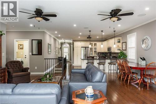 13 Iron Bridge Court, Caledonia, ON - Indoor Photo Showing Living Room
