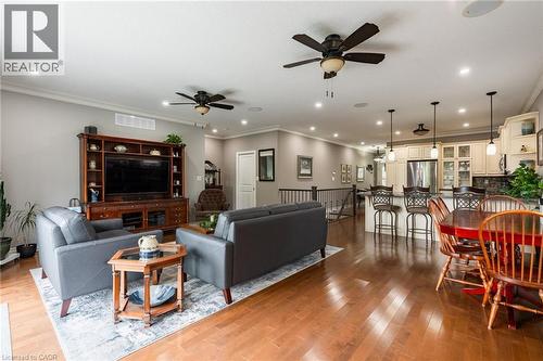 13 Iron Bridge Court, Caledonia, ON - Indoor Photo Showing Living Room