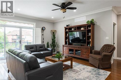 13 Iron Bridge Court, Caledonia, ON - Indoor Photo Showing Living Room