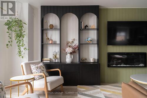 30 Buchanan Crescent, Thorold, ON - Indoor Photo Showing Living Room