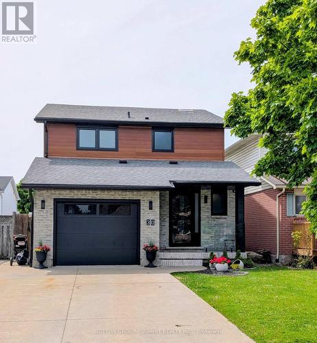 30 BUCHANAN CRESCENT  Thorold, ON L2V 4M5