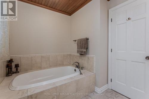 2431 Britannia Road, Burlington, ON - Indoor Photo Showing Bathroom
