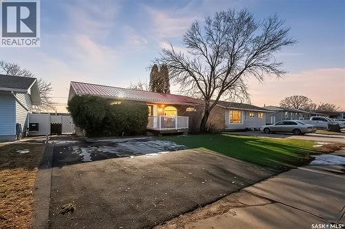 1317 Hochelaga STREET W  Moose Jaw, SK S6H 6C3