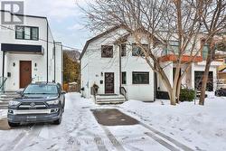 91 SOUTH KINGSWAY WAY  Toronto, ON M6S 3T4