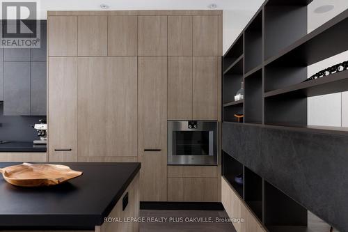 367 Manor Road E, Toronto, ON - Indoor Photo Showing Kitchen