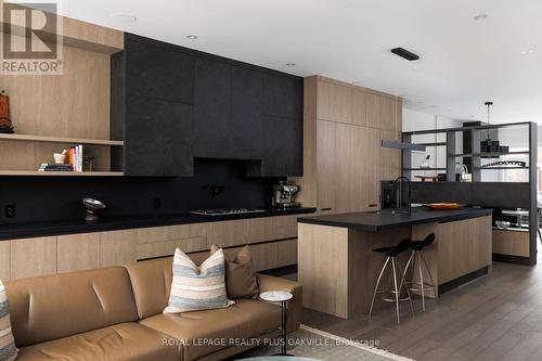 367 Manor Road E, Toronto, ON - Indoor Photo Showing Kitchen