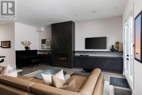 367 Manor Road E, Toronto, ON - Indoor Photo Showing Living Room With Fireplace