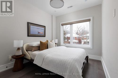 367 Manor Road E, Toronto, ON - Indoor Photo Showing Bedroom