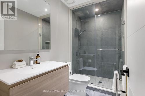 367 Manor Road E, Toronto, ON - Indoor Photo Showing Bathroom