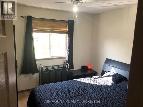 562 Erinbrook Drive, Kitchener, ON - Indoor Photo Showing Bedroom