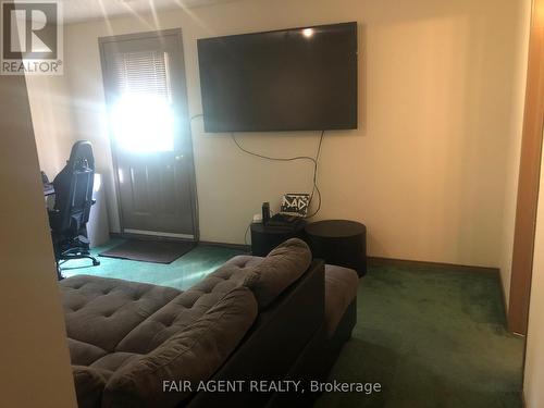 562 Erinbrook Drive, Kitchener, ON - Indoor Photo Showing Other Room