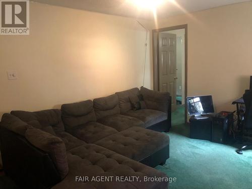 562 Erinbrook Drive, Kitchener, ON - Indoor Photo Showing Living Room