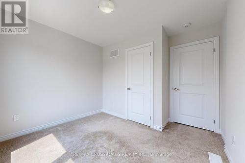384 Okanagan Path, Oshawa, ON - Indoor Photo Showing Other Room