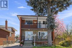 117 HARDING AVENUE Toronto, ON M6M 3A4