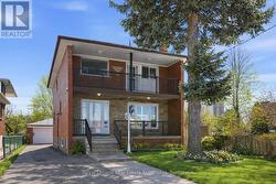 117 HARDING AVENUE  Toronto, ON M6M 3A4