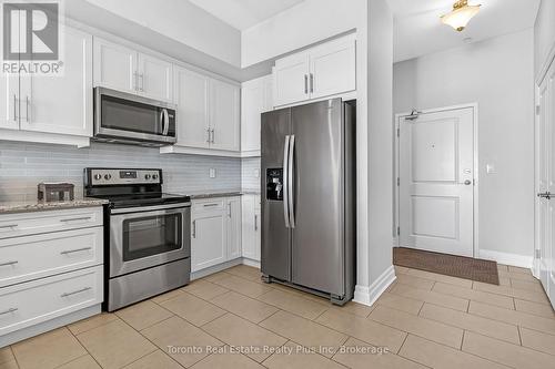 1109 - 260 Villagewalk Boulevard, London North, ON - Indoor Photo Showing Kitchen With Stainless Steel Kitchen