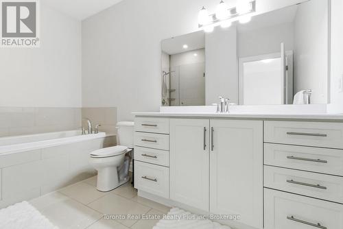 1109 - 260 Villagewalk Boulevard, London North, ON - Indoor Photo Showing Bathroom