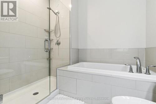 1109 - 260 Villagewalk Boulevard, London North, ON - Indoor Photo Showing Bathroom