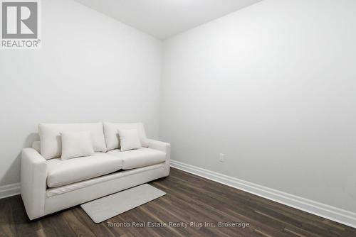 1109 - 260 Villagewalk Boulevard, London North, ON - Indoor Photo Showing Other Room