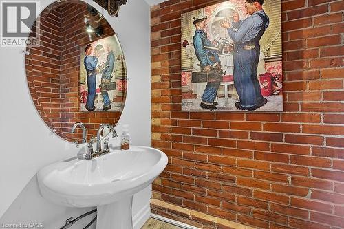 149 Argyle Street N, Caledonia, ON - Indoor Photo Showing Bathroom