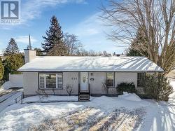 224 KENNEDY LANE W  Ottawa, ON K1E 1G6