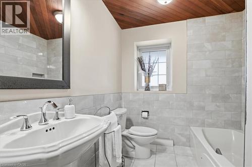 438 Glasgow Street, Kitchener, ON - Indoor Photo Showing Bathroom