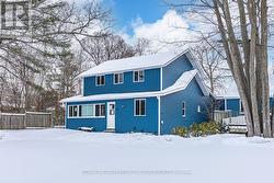 711 MOSLEY STREET  Wasaga Beach, ON L9Z 1Z5