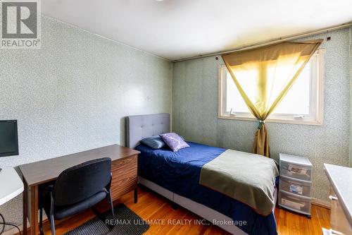 3314 Strabane Drive, Mississauga, ON - Indoor Photo Showing Bedroom